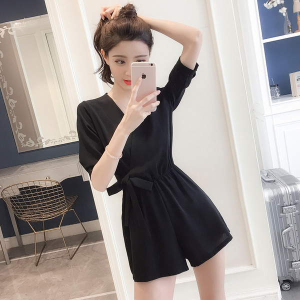 Női kombiné V-nyakú fekete színben