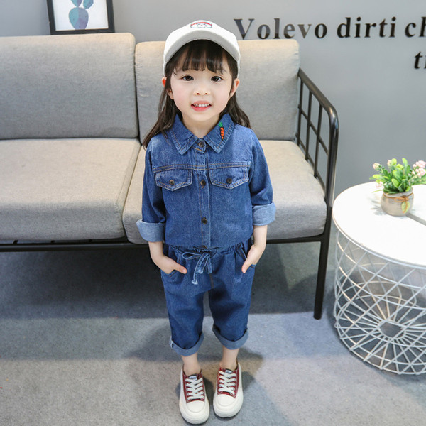 Korszerű gyerekkészlet lányoknak két részből - ingből és farmerből