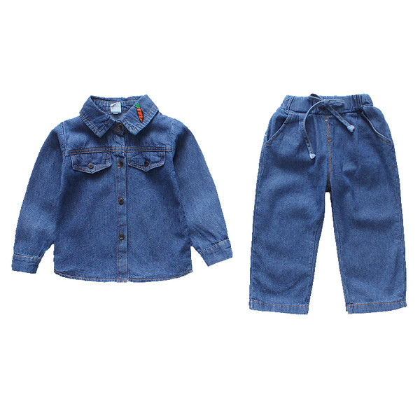 Korszerű gyerekkészlet lányoknak két részből - ingből és farmerből