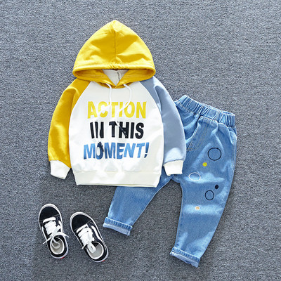 Modern gyerek szett fiúknak pulóverben és farmerben, két színben