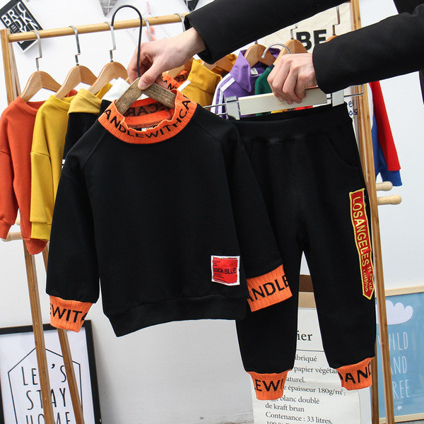 Aktuális gyerekkészlet két színben felirattal