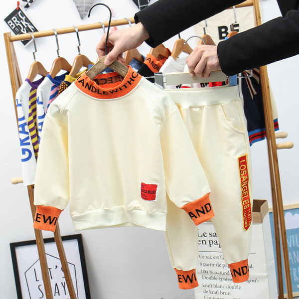 Aktuális gyerekkészlet két színben felirattal