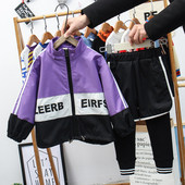 Modern gyerek sportruha fiúknak két színben felirattal