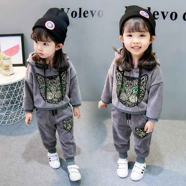 Jelenlegi gyerekcsapat lányoknak két részben, két színben flitterekkel