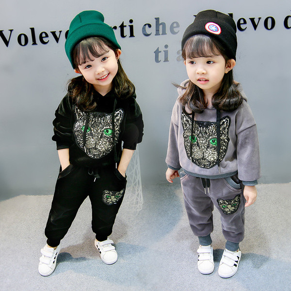 Jelenlegi gyerekcsapat lányoknak két részben, két színben flitterekkel