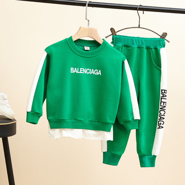 Modern gyerek sportcsapat fiúknak, kétszínű felirattal