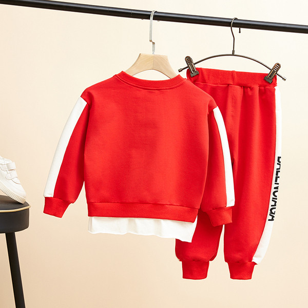 Modern gyerek sportcsapat fiúknak, kétszínű felirattal