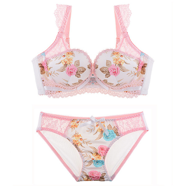 Finom női szett fehér színben csipkével és virágmotívumokkal