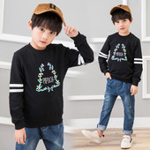 Lezser gyerek blúz fiúknak fekete színben, hímzéssel