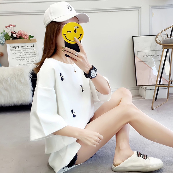 Κομψή γυναικεία μπλούζα με κοντό μανίκι και ευρύ σχέδιο σε δύο χρώματα