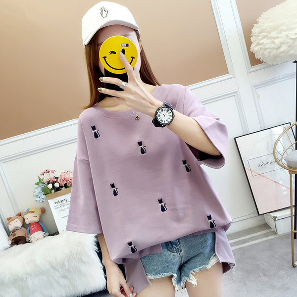 Κομψή γυναικεία μπλούζα με κοντό μανίκι και ευρύ σχέδιο σε δύο χρώματα