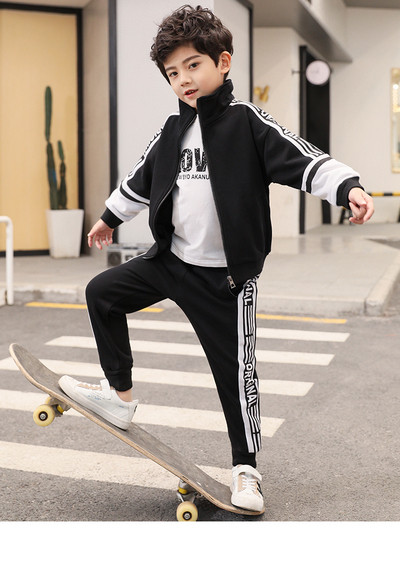 Sport és napi gyerekcsapat fiúknak két színben