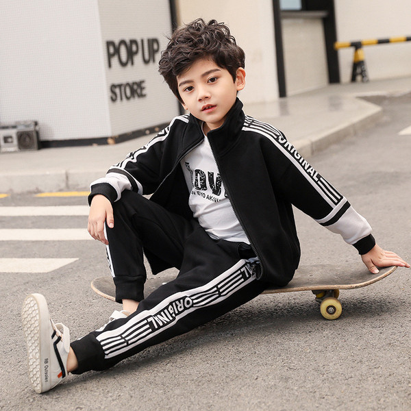 Sport és napi gyerekcsapat fiúknak két színben