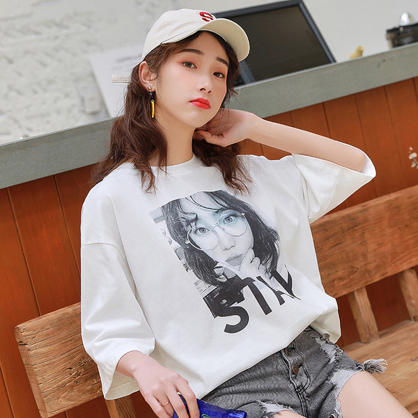 Γυναικείο μπλουζάκι με εκτύπωση σε λευκό χρώμα