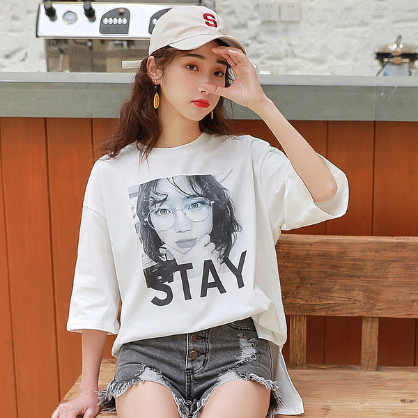 Γυναικείο μπλουζάκι με εκτύπωση σε λευκό χρώμα