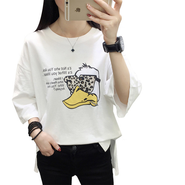 Női alkalmi blúz rátéttel és felirattal, két színben