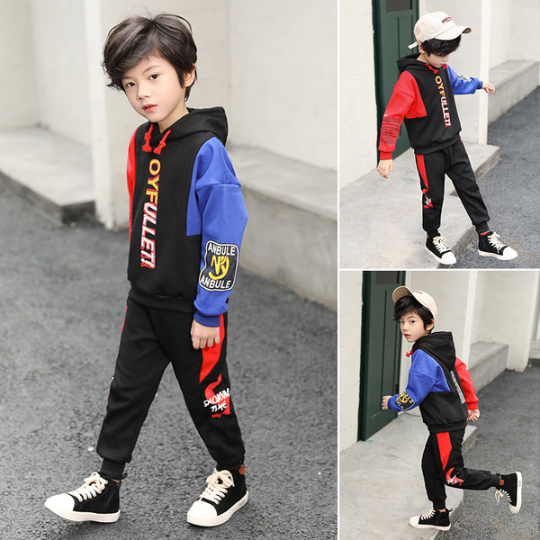 Lezser, színes gyerekcsapat kapucnival és feliratokkal fiúknak