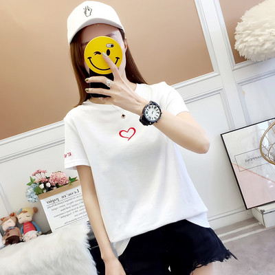 Γυναικείο μπλουζάκι σε λευκό χρώμα με κεντητική καρδιά