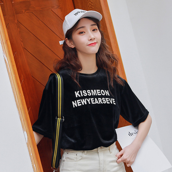 Modern női blúz, rövid ujjú, három színben feliratos