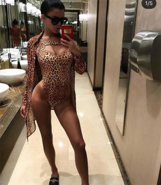 Hétvégi teljes fürdőruha leopárd mintával két színben