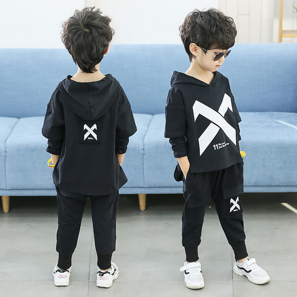 Μοντέρνο παιδικό σετ για αγόρια σε δύο χρώματα με εφαρμογές