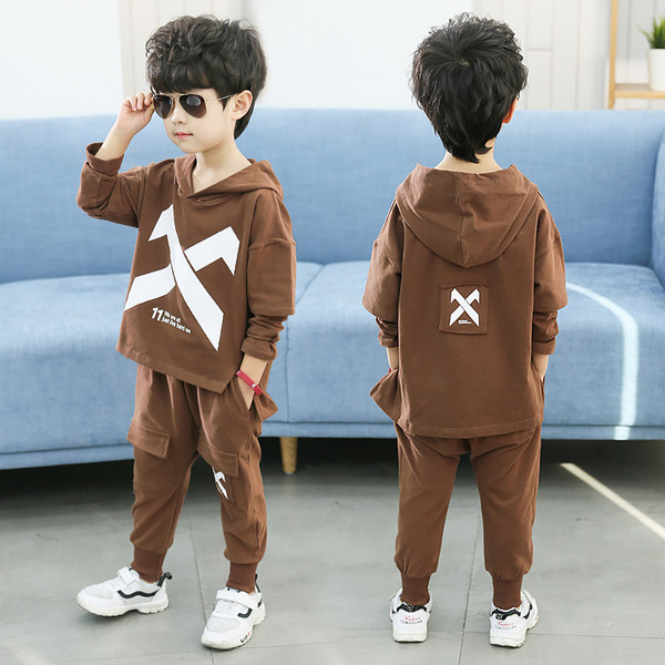 Μοντέρνο παιδικό σετ για αγόρια σε δύο χρώματα με εφαρμογές