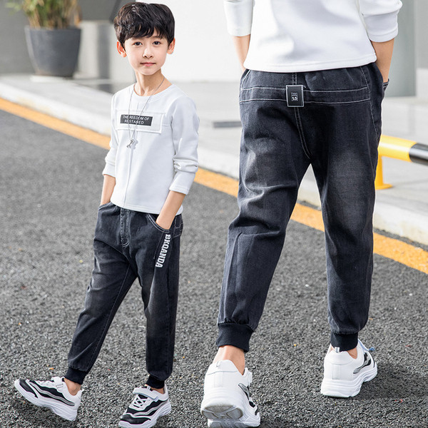 Modern gyerekfarmer fiúknak gumírozott bokával