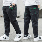 Modern gyerekfarmer fiúknak fekete színben, hímzéssel