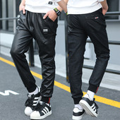 Divatos gyerek nadrág fiúknak eko bőrből fekete színben