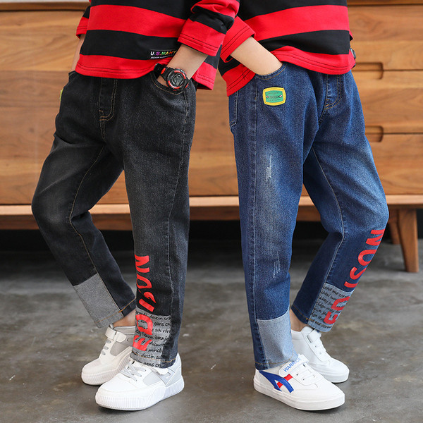 Modern gyerekfarmer fiúknak két színben felirattal