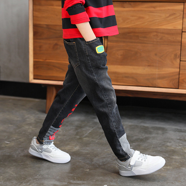 Modern gyerekfarmer fiúknak két színben felirattal