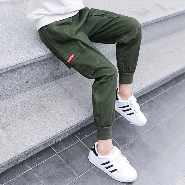 Aktuális gyerek nadrág fiúknak három színben zsebbel