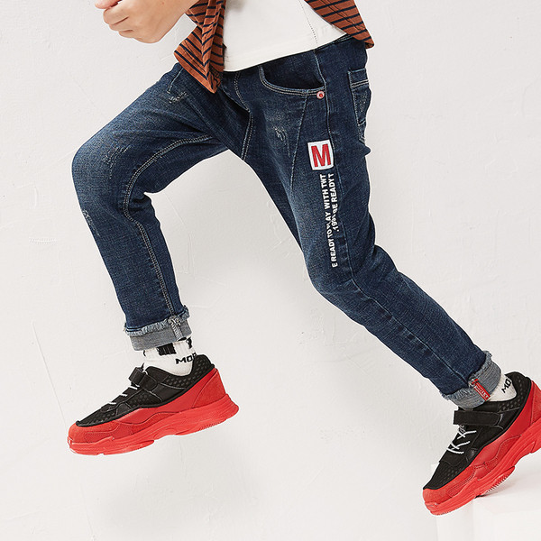 Modern gyerekfarmer fiúk felirattal