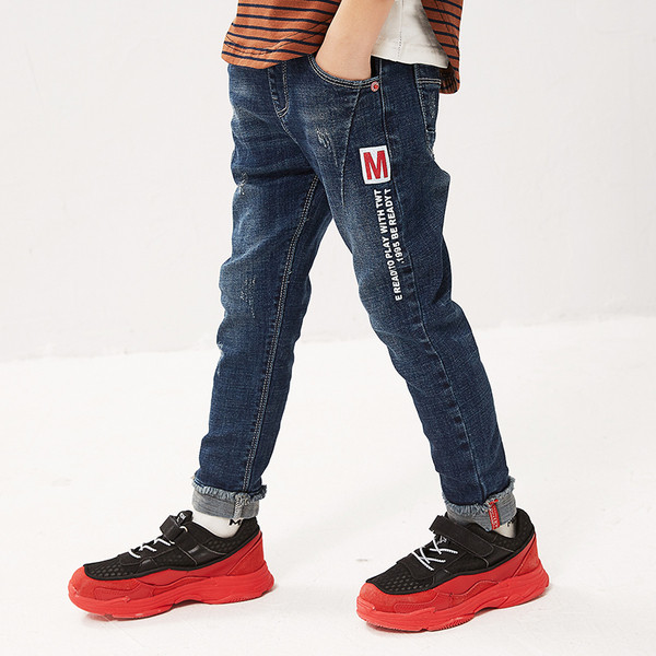 Modern gyerekfarmer fiúk felirattal