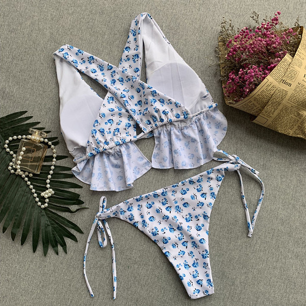 ÚJ kétrészes fürdőruha fehér színben, kék virágokkal