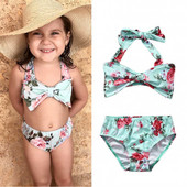 Új modell kétrészes gyerek fürdőruha virágos motívumokkal és szalaggal
