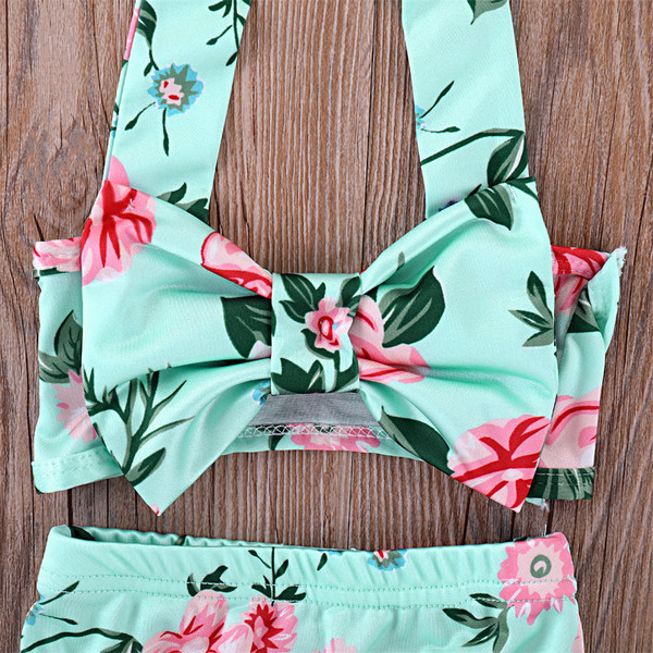 Új modell kétrészes gyerek fürdőruha virágos motívumokkal és szalaggal