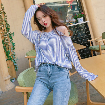 Γυναικεία ριγέ μπλούζα με ντεκολτέ σε σχήμα Τ σε τρία χρώματα