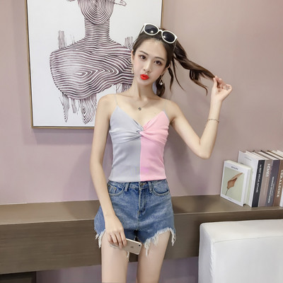 Vékony pántokkal és V-nyakú női felső három színben