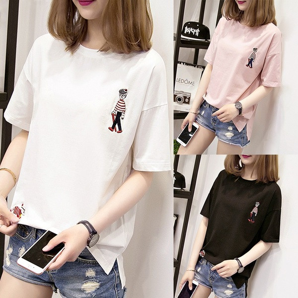 Modern női blúz rövid ujjal, több színben hímzéssel