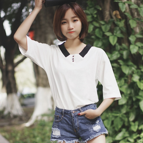 Bluza de dama eleganta in alb cu nasturi si guler