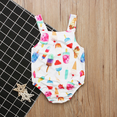 Modern, fehér színű, mintás gyermek teljes fürdőruha