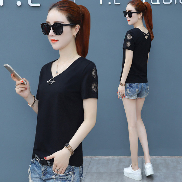 Női alkalmi póló három színben, fém elemmel