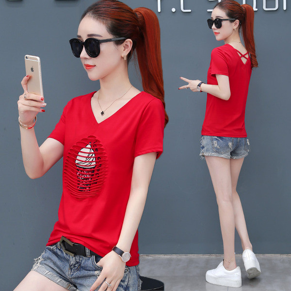 Tricou de dama modern cu aplicatie in patru culori