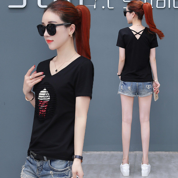 Tricou de dama modern cu aplicatie in patru culori