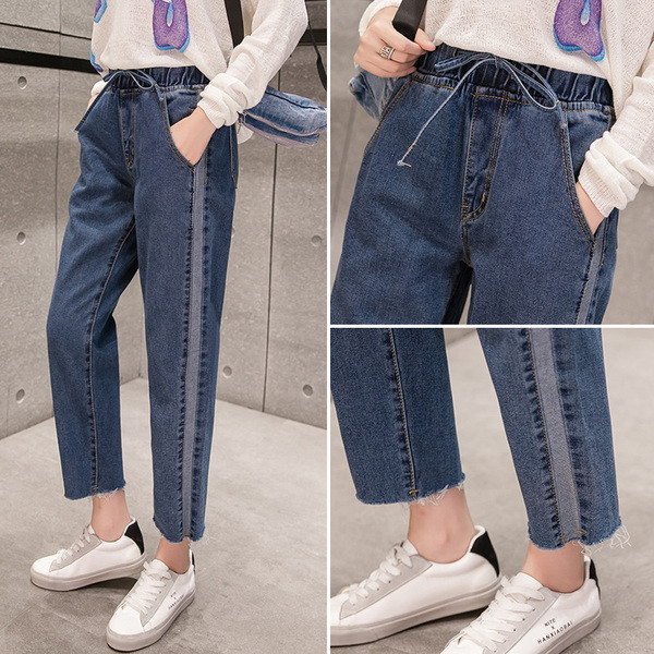 Blugi de damă actuali cu talie standard într-o culoare închisă