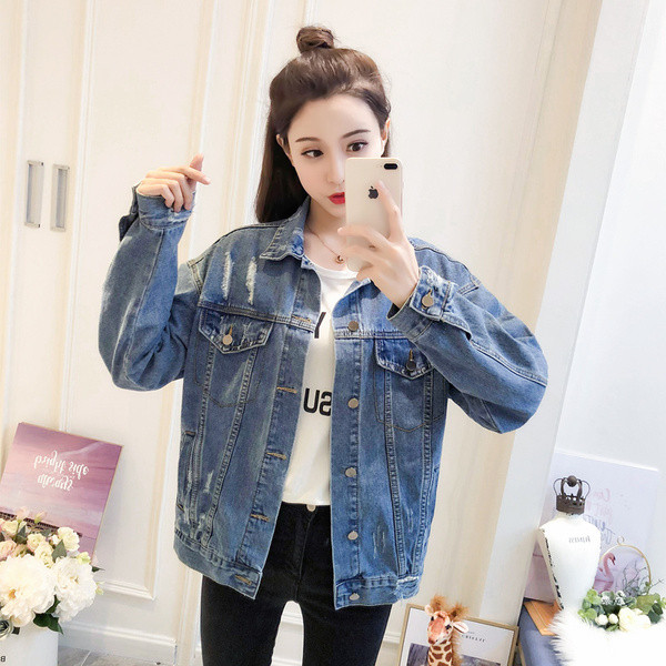 Stílusos női farmerdzseki, hátul rátéttel