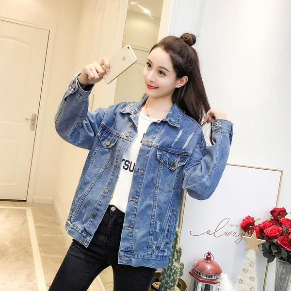 Stílusos női farmerdzseki, hátul rátéttel