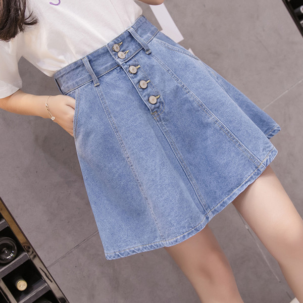 Modern női overall - világos színű szoknya