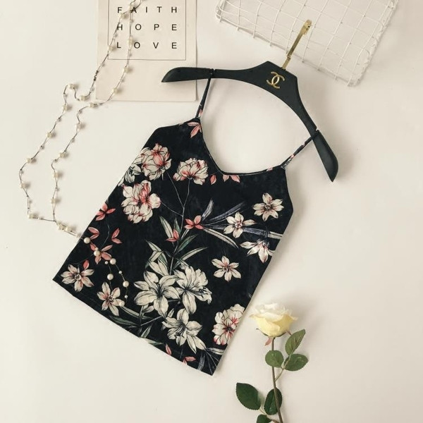 Modern női felső, vékony pántokkal, többféle színben